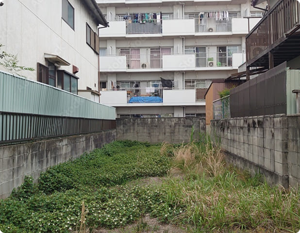 小さな敷地